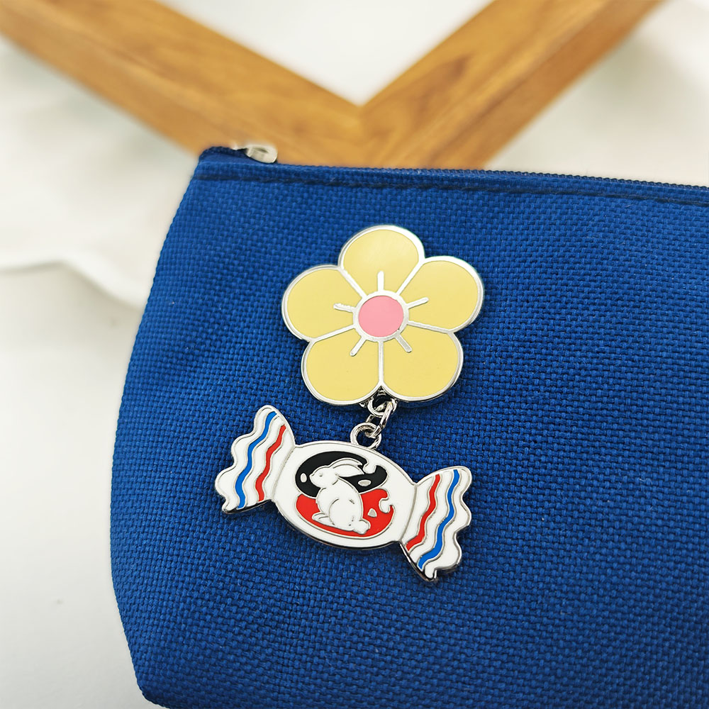 เข็มกลัดเคลือบลายกระต่ายขาวน่า - Food Snacks Gifts บทวิจารณ์และราคา